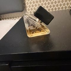 prada paradoxe eau de parfume
