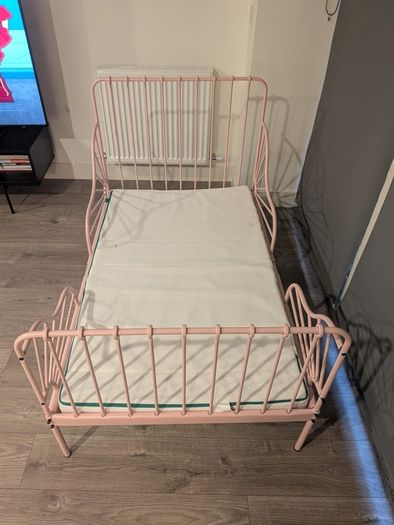 girls bed