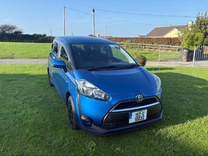 Toyota Sienta 1.5 Hybrid Automatic 7 Seater