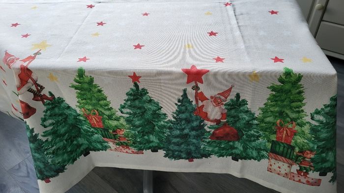 Christmas Tablecloths