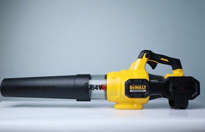 DeWALT 54V Flexvolt Cordless Brushless Leaf Grass Blower //// 6AH 54V Flexvolt Battery.The Best A Professional Can Get. Closing down sale - all must go!.