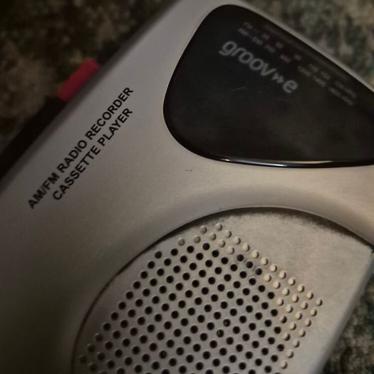 Groove Walkman AM/FM Radio Recorder Cassette Player