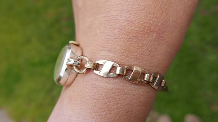Vintage INGERSOLL Ladies Rolled Gold 7 jewels bracelet watch rolled gold (in working order)