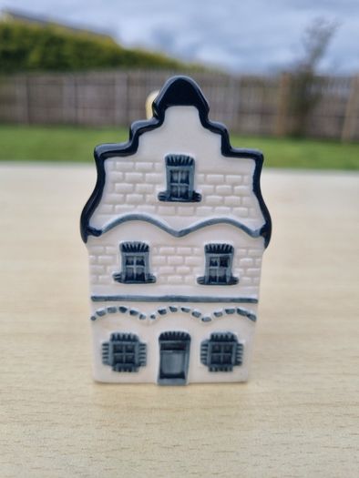 Ceramic miniature of KLM house number 1