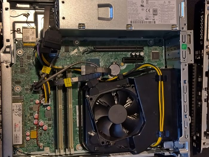 HP ProDesk 600 G4 SFF (i5 8th Gen) and power cable