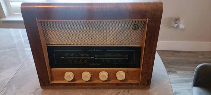 Bush Radio 1954 (working)