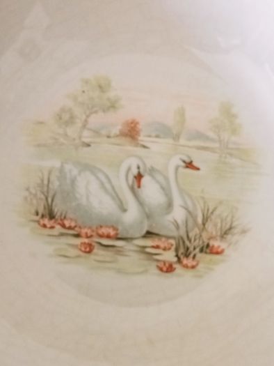 Arklow Pottery " Swanlake " bowl