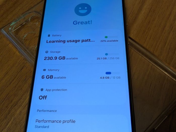 Samsung Galaxy S24 Ultra 256gb 12gb RAM. in Excellent condition