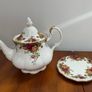 Royal Albert Large Teapot With Tray Image 3