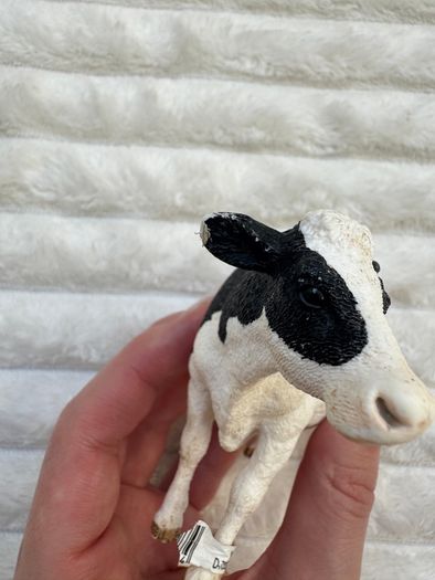 Schleich Farm Animal Dairy Cow Figure D-73527 Used approx. 8 cm. Damaged Please see photos