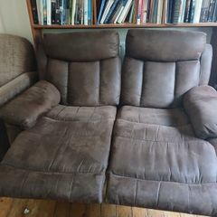 Recliner sofa / 2 chairs