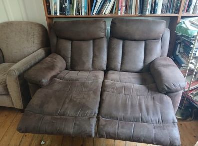 Recliner sofa / 2 chairs