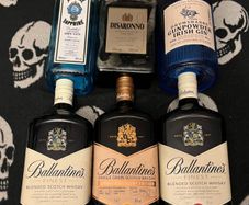Decorative or collectible empty bottles vodka  whisky, gin, Irish whiskey Connemara whiskey Jameson powers ballantines Johnnie walkers TEELING disaronno Irishman Hennessy Drumshanbo Gunpowder Irish Gin vodka whiskey empty Bottle Jack Daniels Bombay sapphi