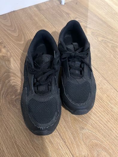 Black Nike air force size 3.5