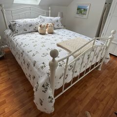 Elizabeth Metal Bed