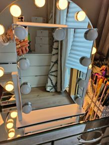 Hollywood mirror