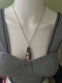 Sparkling pendant necklace in silver tone