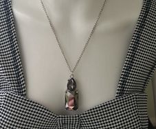 Sparkling pendant necklace in silver tone