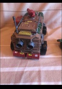 Teenage mutant ninja turtles shellraiser van and figures