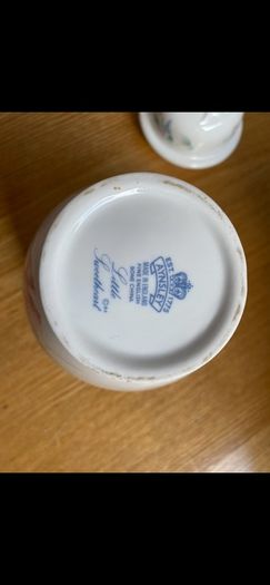 Aynsley "Little Sweetheart " Jar/ Pot