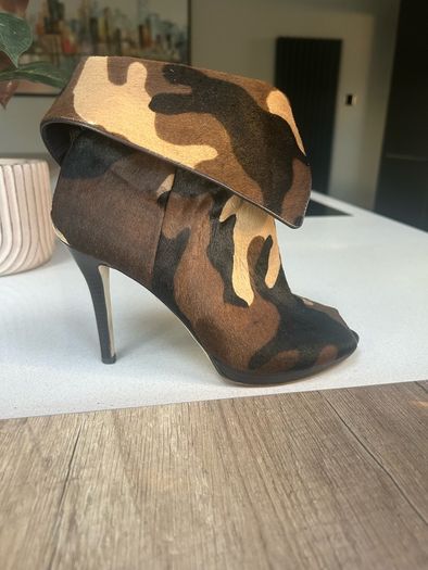 womans shoe