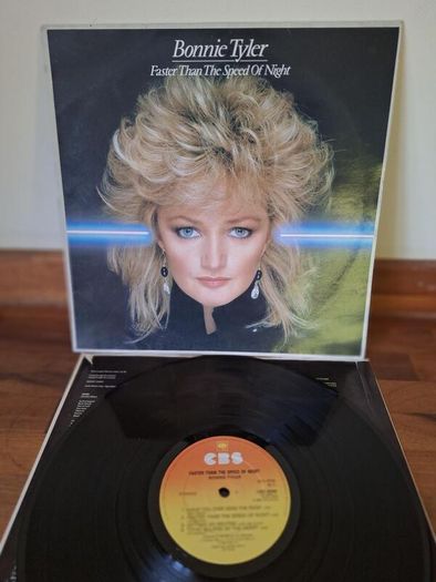 Bonnie Tyler - Faster than the speed of Light