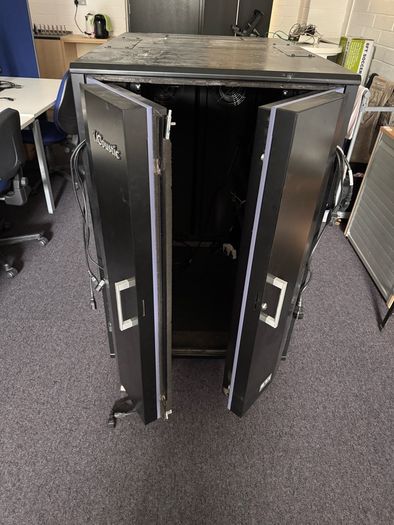 acoustic server/rack cabinet