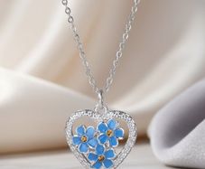 Forget Me Not Sparkle Heart Necklace