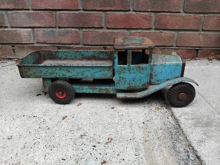 rare blue triang truck