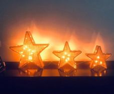 Pre-lit hessian Christmas stars