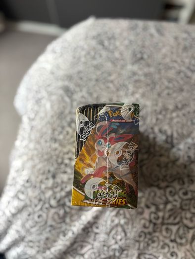 Pokemon evolving skies booster box