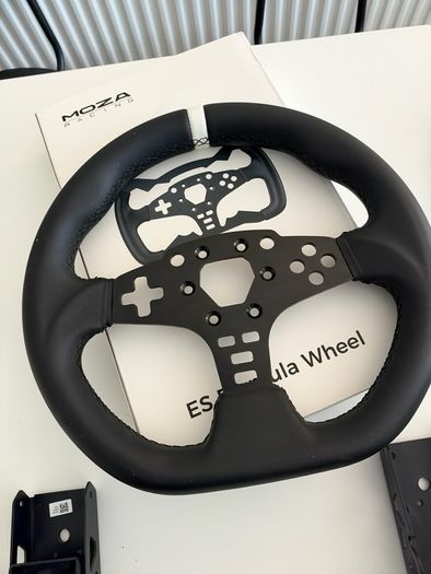 Moza R5 Bundle / Formula Wheel / Brake Kit