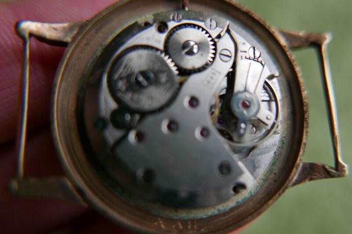 Vintage 1923 Dowel Deluxe 9ct Solid Gold Gents Wrist Watch - 17 jewels Antimagnetic Swiss Made(engraved Esso 1923) in working order