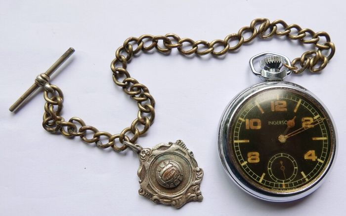 Vintage Ingersoll Pocket Watch with Military style dial (in working order)