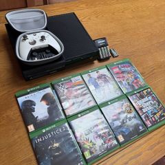 Xbox One Console + 8 Games on Discs