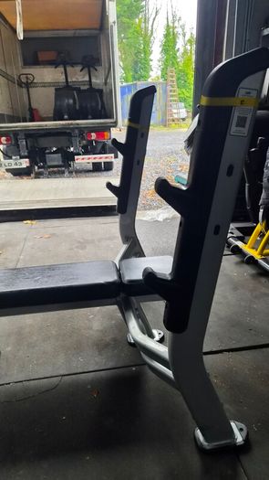 nautilus commercial gym benchs cost 1800e