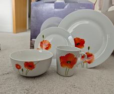 BRAND NEW - x16 Piece Porcelain Dinner Set - Price & Kensington