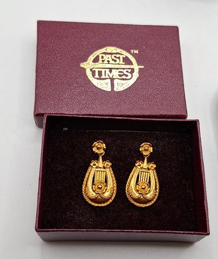 Past time earrings