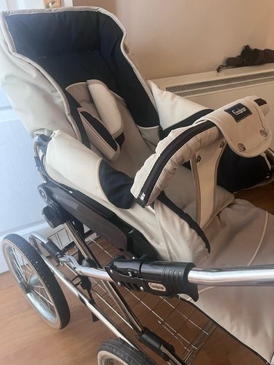 Emmaljunga Classic Pram