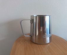 Delonghi milk jug/ coffee frothing pitcher