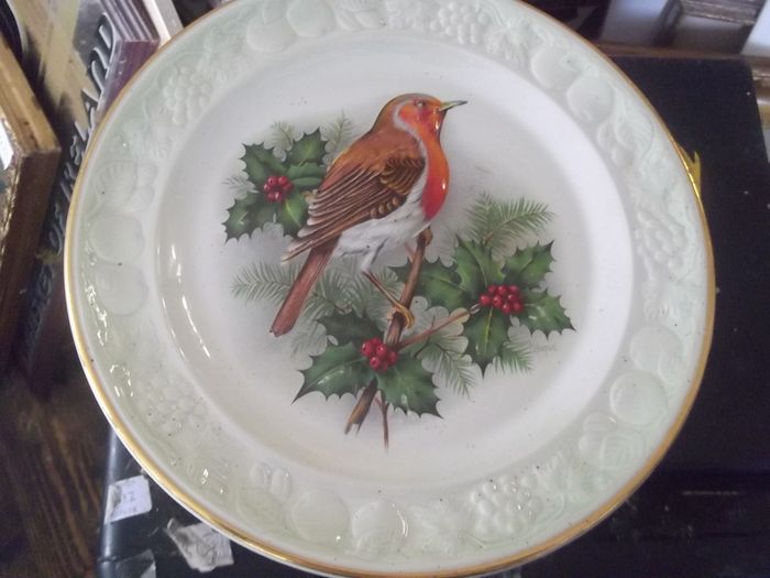 a lovely royal worceshire wall plate