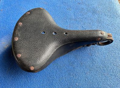 Vintage Wrights saddle