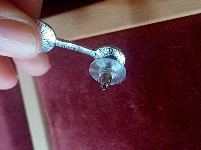Silvery minimalist earrings