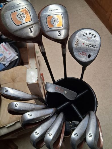 Golf Clubs. Set Of Right Handed Mens Golf Clubs. Collect In Dublin Or Receive Via Post.