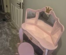 kids dressing table