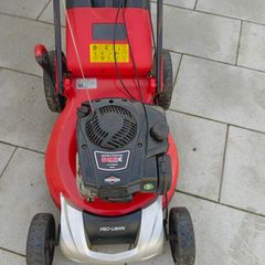Prolawn self drive lawnmower with Briggs and stratton engin 625 series and 21 inch cut steel body in excellent working condition which starts first pull