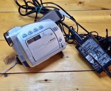 Canon MV600i DM-MV600i E MiniDV Digital Video Camcorder 3-Month Warranty