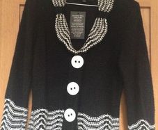 Stylish Brand New with Tags Black & White Ladies Cardigan Size S/M
