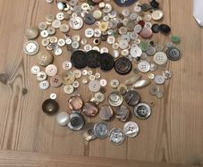 Mother of Pearl vintage buttons