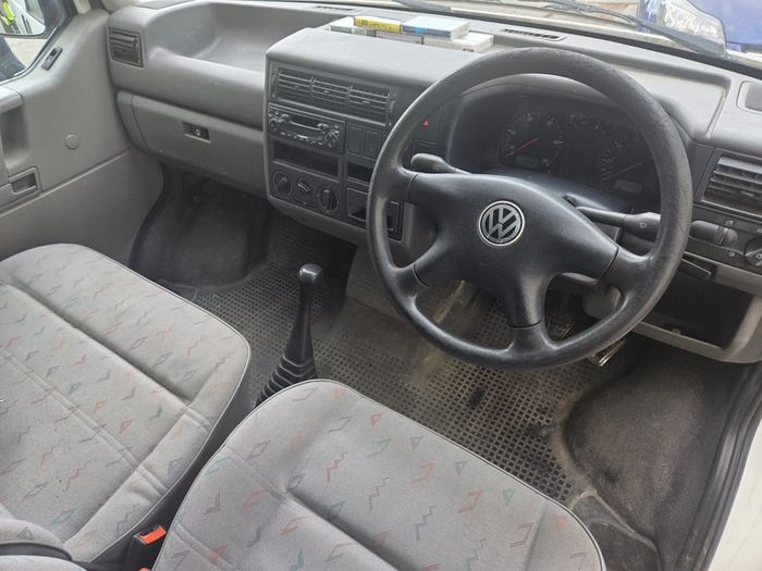Volswagon Transporter 1.9 Tdi New Cvrt Until 25/5/2027